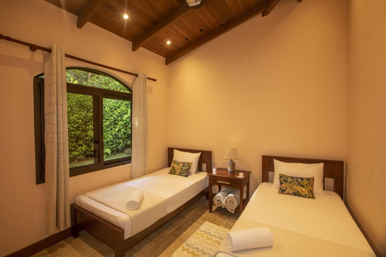 "Hana'S Celeste Retreat" Large Modern Villa Sleeps 6 On 20 Acres Of Nature! 비자구아 외부 사진